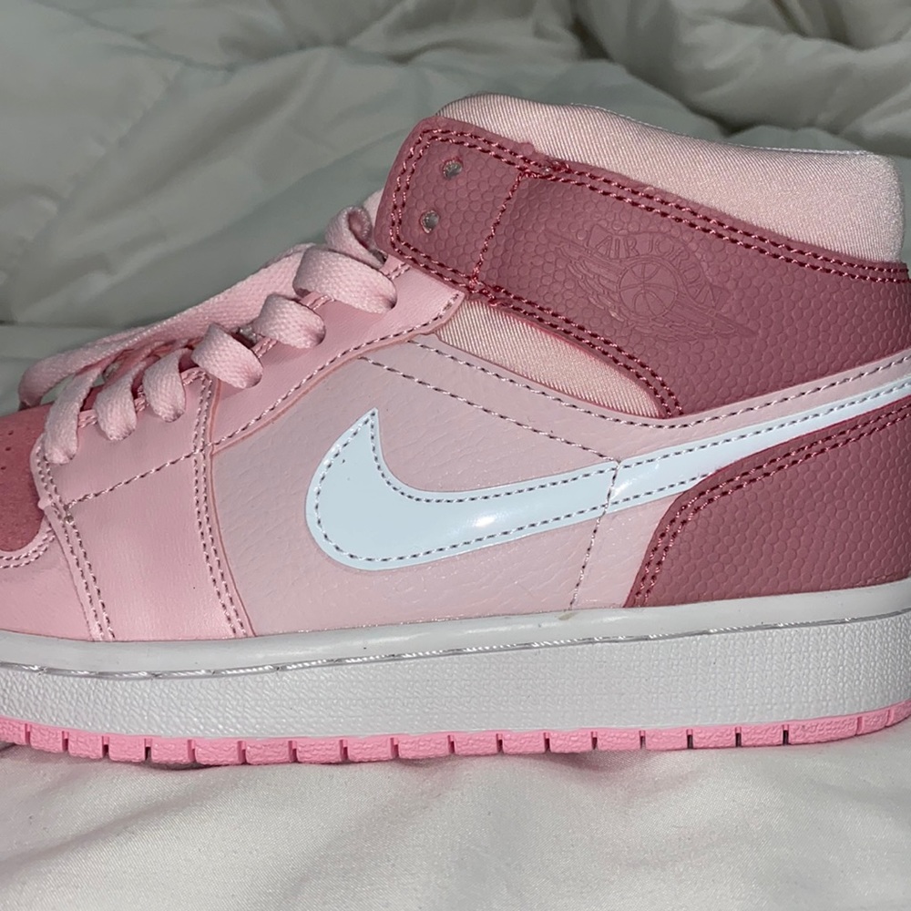 Woman's Air Jordan 1 Mid ‘Digital Pink’
